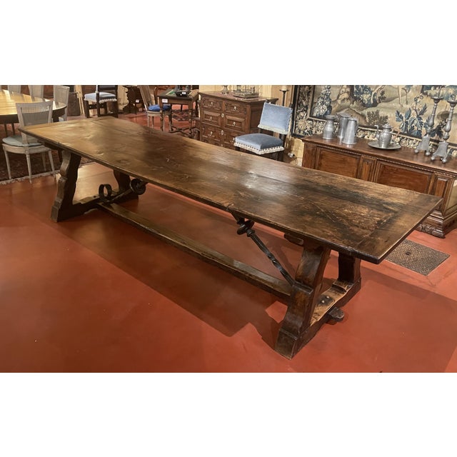 Impressive medieval Spanish oak table of exceptional size. Indeed, it measures 3.28 meters long and 96 cm wide. A unique...