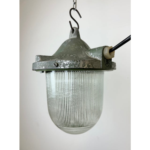 Industrial Green Bunker Ceiling Light from Polam Gdansk, 1960s For Sale - Image 6 of 15