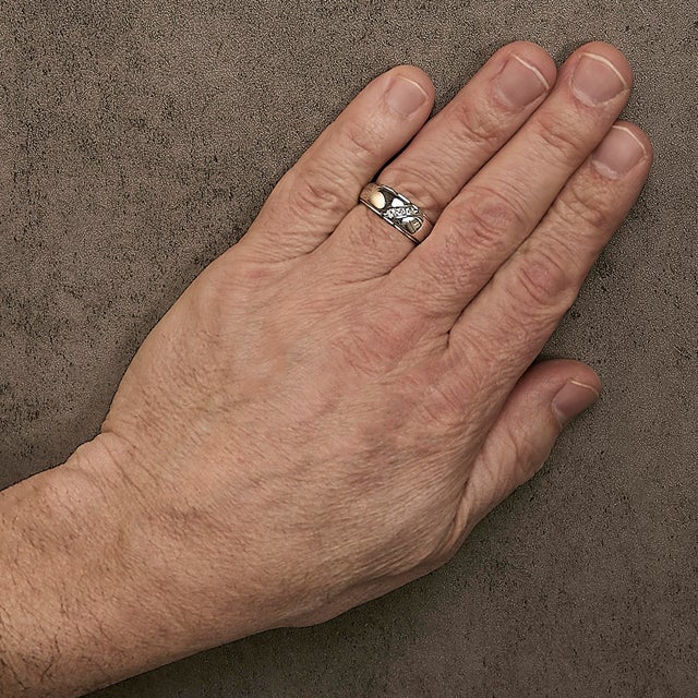 Early 21st Century Men's .925 Sterling Silver 1/6 Cttw 3 Stone Diamond Band Ring (H-I Color, I1-I2 Clarity) - Ring - Size 9 For Sale - Image 5 of 6