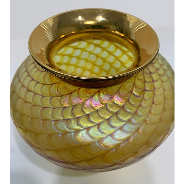 Modern Art Glass Hand-Blown Vase For Sale - Image 4 of 7