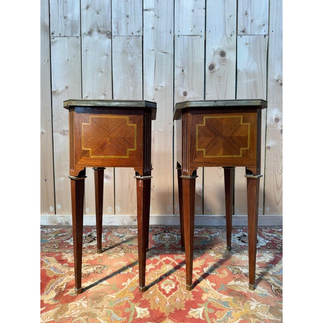 1950s Louis XVI Bedside Tables in Marquetry and Marble by Maison Gouffé, 1950s, Set of 2 For Sale - Image 5 of 8