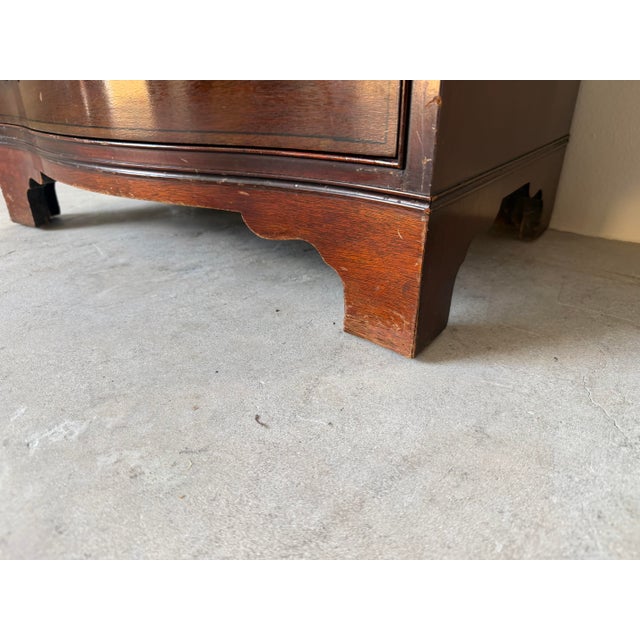 1970s Heritage Henredon Bow Front Mahogany Four-Drawer Nightstand For Sale - Image 9 of 12