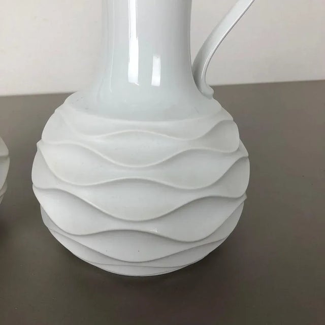 1970s Op Art Biscuit Porcelain Jug Vases from Edelstein Bavaria, Germany, 1970s, Set of 2 For Sale - Image 5 of 14
