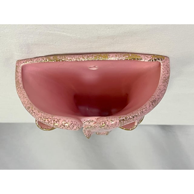 Mid Century California Originals Ceramic Wall Pocket With Pink and Gold Speckle Finish For Sale - Image 4 of 12