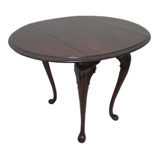 1990s Kincaid Solid Oak Country French Style 28" Drop-Leaf Pembroke Accent End Table For Sale