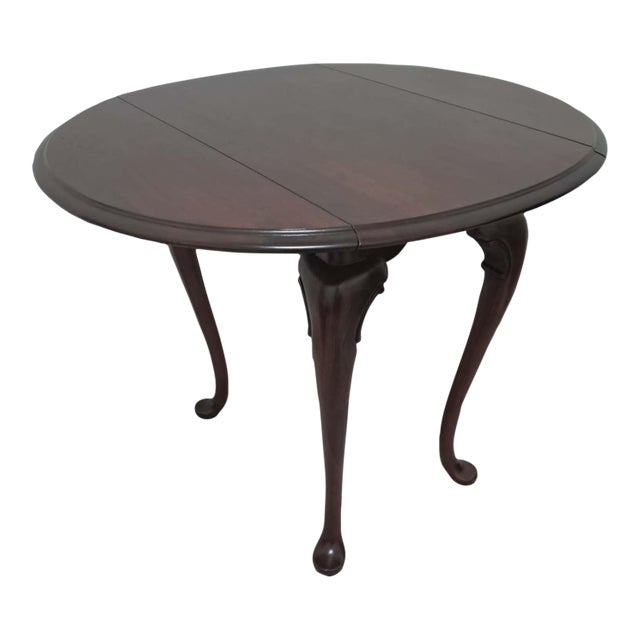 1990s Kincaid Solid Oak Country French Style 28" Drop-Leaf Pembroke Accent End Table For Sale