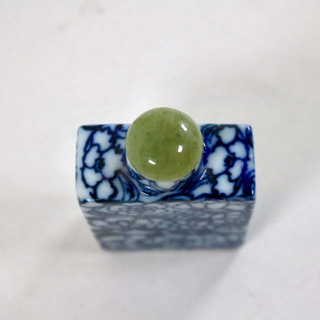 Vintage Blue and White Floral Chinese Snuff Bottle With Green Stone Top For Sale In Cincinnati - Image 6 of 8