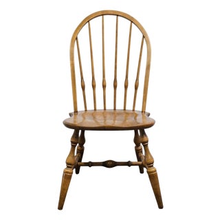 Ethan Allen Circa 1776 Collection Solid Maple Early American Bowback Windsor Dining Side Chair 18-6211 For Sale