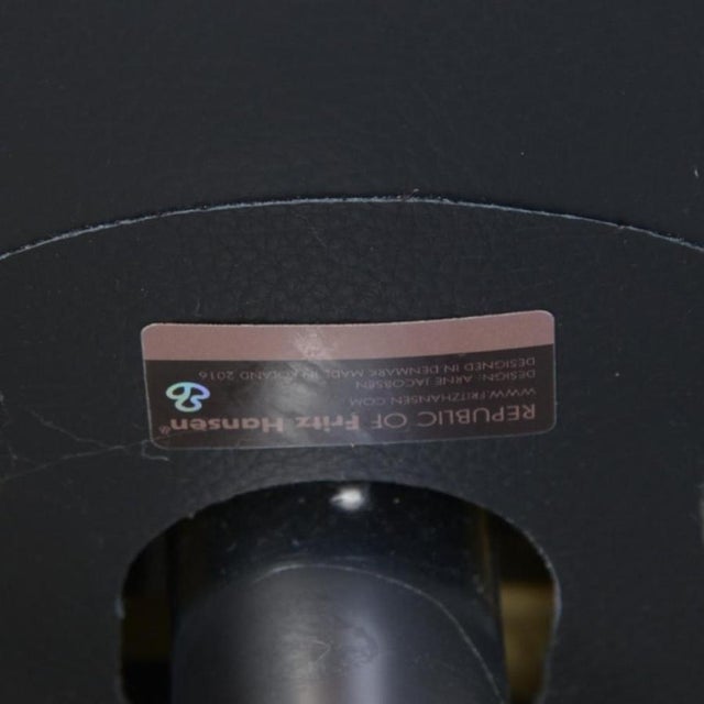 Egg Chair in Black Aura Leather by Arne Jacobsen, 2016 For Sale - Image 17 of 18