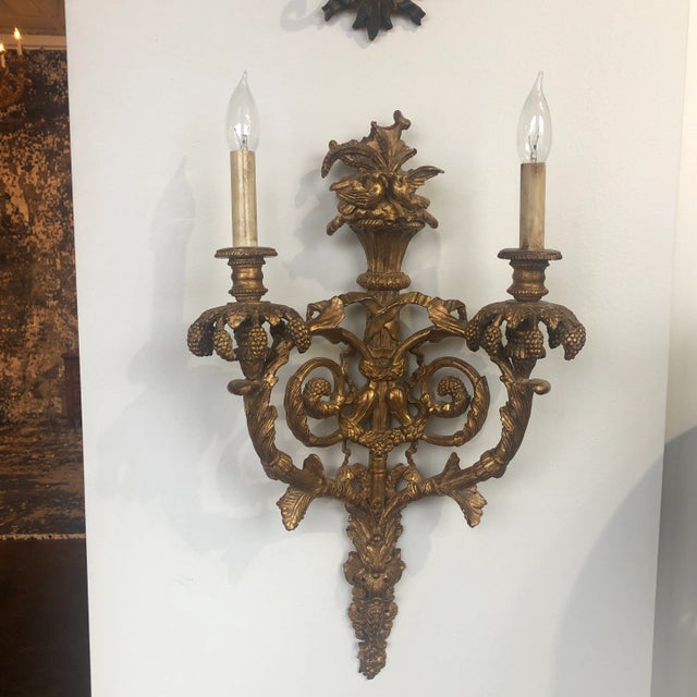 Traditional Pair of Traditional Italian Hand-Carved Light Sconce For Sale - Image 3 of 13
