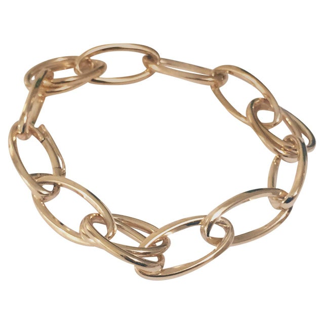 So Chic! This chunky 18kt Yellow Gold Double Marquise Link Bracelet is the perfect bracelet layering piece! The single...