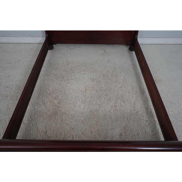 Thomasville Thomasville Queen Size Mahogany Sleigh Bed For Sale - Image 4 of 12
