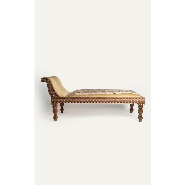 English Antique Anglo-Indian Carved and Inlaid Wood Chaise Lounge in Silk For Sale - Image 3 of 3