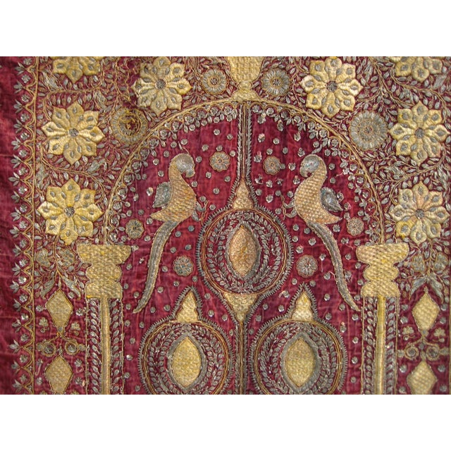 India produce unbelievable textiles for centuries and this wall hanging is not different , it present a magnificent...