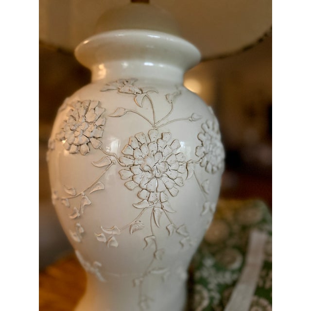 The Ashford Lamp - Ivory Floral Ginger Jar Lamp With Handmade Sage Botanical Lampshade For Sale - Image 4 of 7