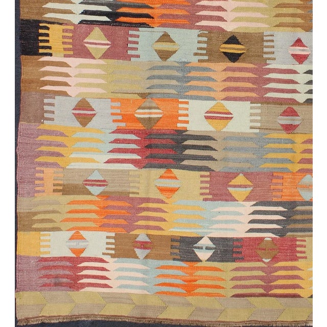 Colorful Vintage Turkish Kilim With All-Over Latching Design & Geometric Shapes For Sale - Image 11 of 13