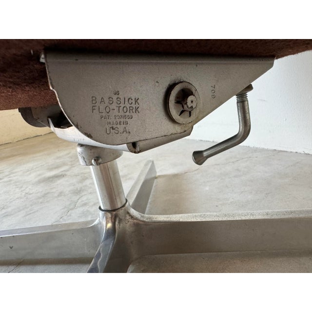 70's Mid-Century High Back Swivel and Rocking Lounge Chair For Sale In Miami - Image 6 of 12