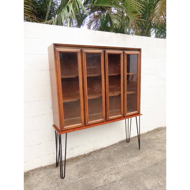 Brown Mid Century Modern Display China Cabinet With Hairpin Legs 6240 For Sale - Image 8 of 14
