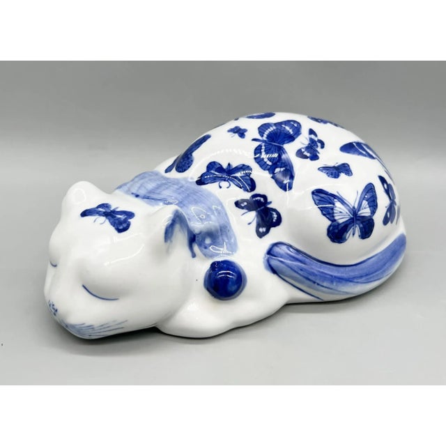 Farmhouse Vintage Blue & White Porcelain Sleeping Cat Figurine – Hand-Painted With Butterflies – Chinoiserie / Delft Style / Whimsical For Sale - Image 3 of 11