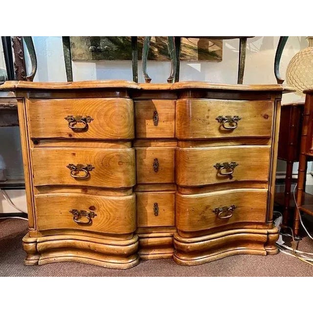 Late 19th Century Serpentine Chest of Drawers For Sale - Image 4 of 7