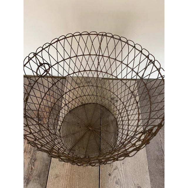Vintage Iron Paper Basket, in Very Good conditions. Designed before 1890