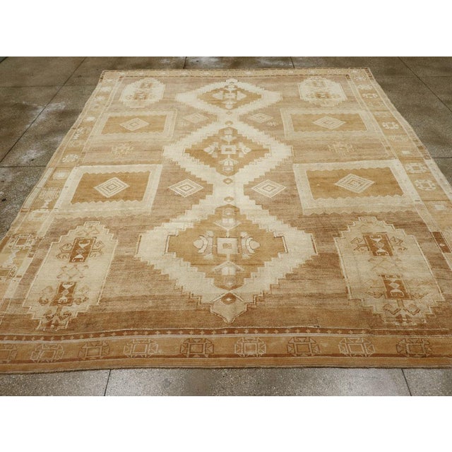 Galerie Shabab Collection Mid-20th Century Turkish Anatolian Room Size Carpet For Sale - Image 4 of 10