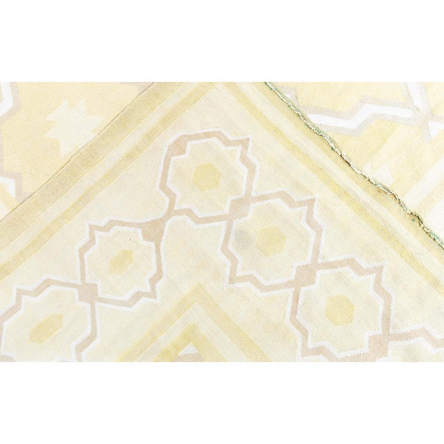 Doris Leslie Blau Indian Dhurrie Mid-Century Tan With Beige Flatweave Cotton Rug For Sale - Image 4 of 9