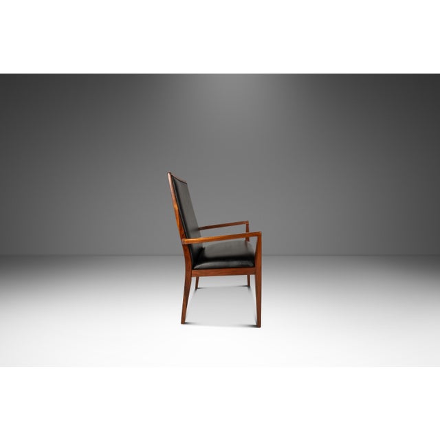 1960s Set of Four (4) Restored Mid-Century Modern High-Back Dining Chairs in Walnut & Vinyl Attributed to Milo Baughman for Dillingham, Usa, C. 1960s For Sale - Image 5 of 18