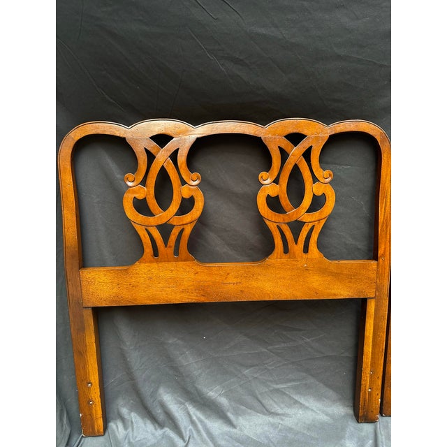 Late 20th Century Pair of Henredon Chippendale-Style Mahogany Twin Headboards For Sale - Image 9 of 12