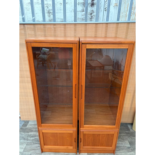 A Pair of Mid-Century Modern Danish Lighted Curio Display Cabinets by Sun Cabinet. Circa 1970s For Sale - Image 4 of 18