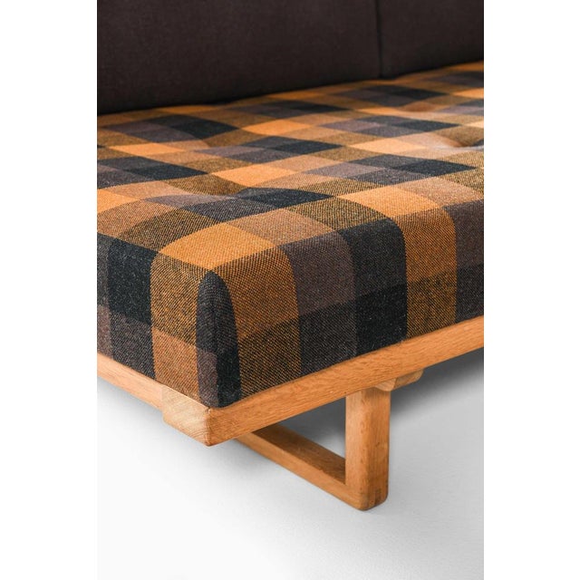 Model 4311/4312 Daybed in Upholstered Oak attributed to Børge Mogensen, 1950s For Sale - Image 3 of 11