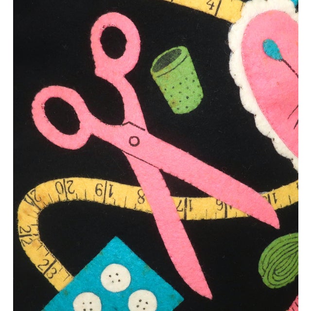 1950s Novelty Sewing Theme Felt Tote Handbag, 1950's For Sale - Image 5 of 14