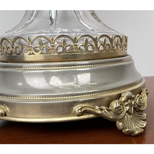 Metal Vintage French Style Crystal Table Lamp in Brass For Sale - Image 7 of 16