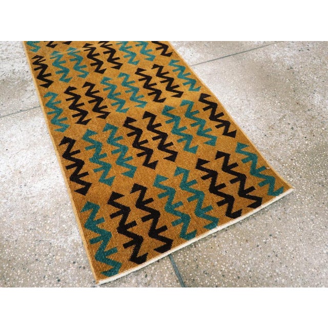 Galerie Shabab Collection Mid-20th Century Turkish Anatolian Art Deco Runner For Sale In New York - Image 6 of 8