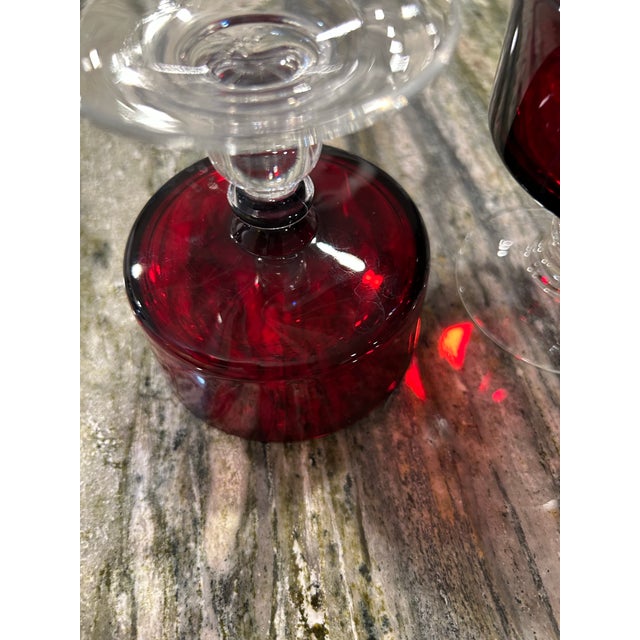 Set of 4 Mid Century Modern Cristal D’arque French Champagne Coupes Red For Sale - Image 11 of 12