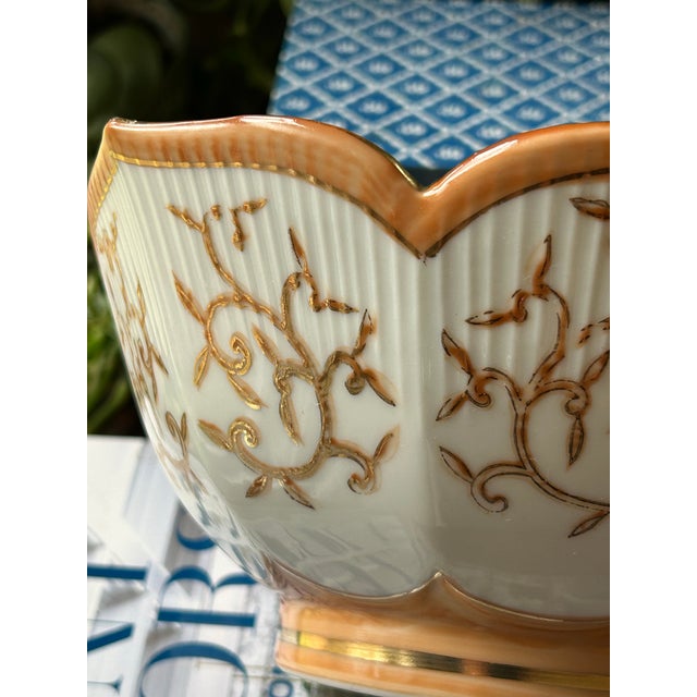 Late 20th Century Andrea by Sadek Peach and Gold Imari Style Chinoiserie Bowl For Sale In New Orleans - Image 6 of 8
