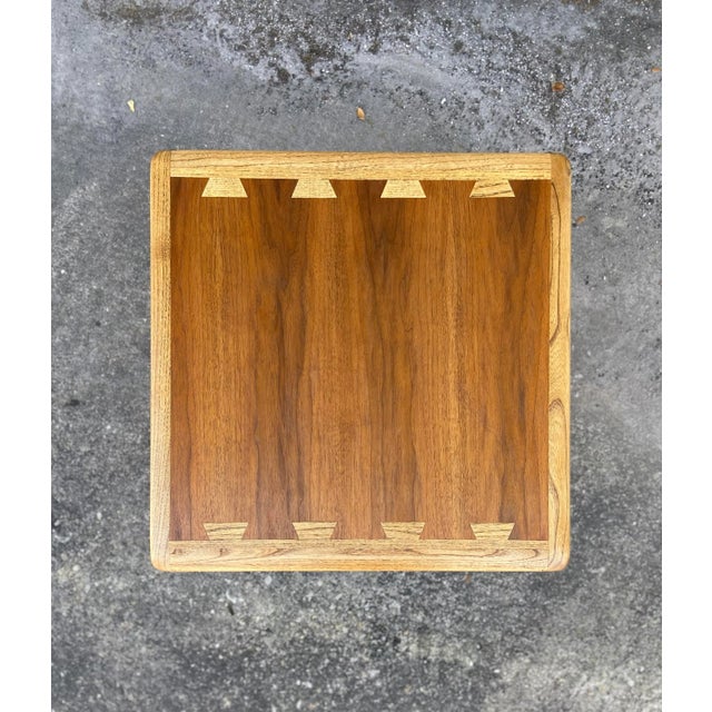 Mid Century Modern ‘Acclaim’ Square Side Table With Curved Lower Shelf | AltaVista Lane Furniture For Sale In Tampa - Image 6 of 13