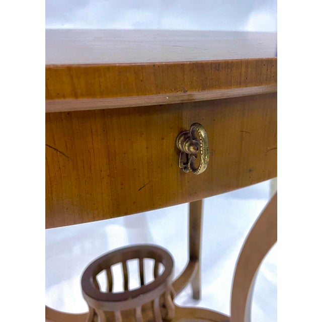 Brown Vintage Oval Tiered Side Table by Drexel For Sale - Image 8 of 10