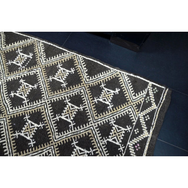 Black 1960s Vintage Turkish Anatolian Handwoven Kilim Rug For Sale - Image 8 of 11