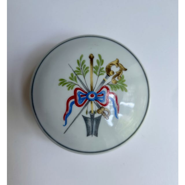 French 1980s Limoges for Lancome Bicentenaire Lidded Porcelain Box For Sale - Image 3 of 12