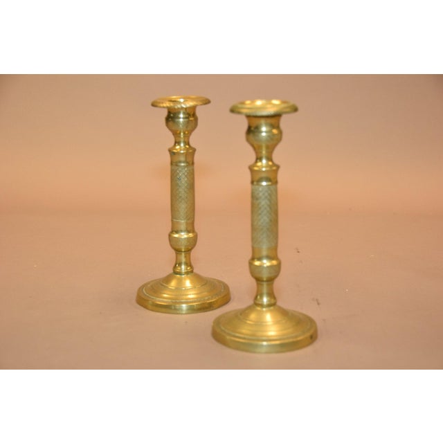 French Bronze Candlesticks with Diamond-Patterned Columns, 1910s, Set of 2 For Sale - Image 4 of 8