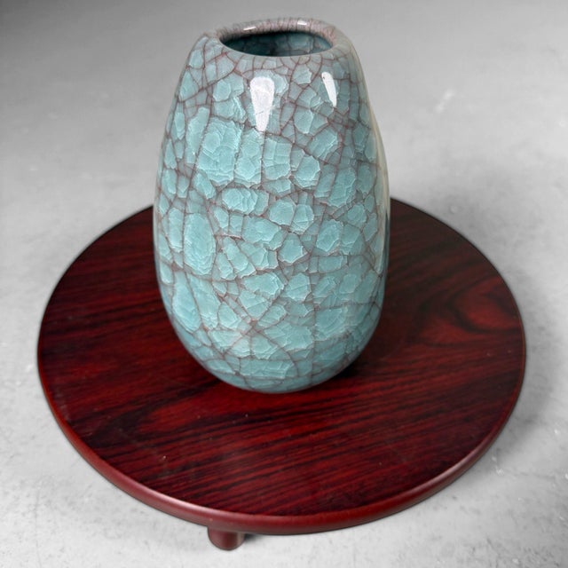 Elegant Japanese design vase by Tachikichi (たち吉), known as Yaegasumi Ekubo Hanaike – a poetic name that evokes layered...