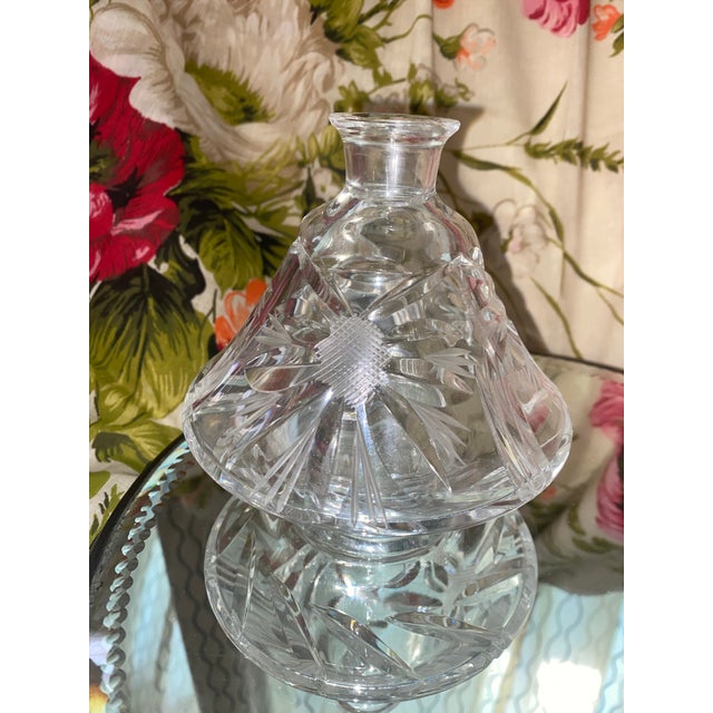 A Vintage Cut Crystal Perfume Decanter With a Faceted Stopper. For Sale - Image 12 of 12