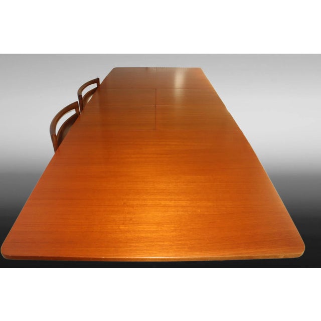 Wood Mid-Century Modern T3 Teak Dining Table from McIntosh, 1960 For Sale - Image 7 of 16