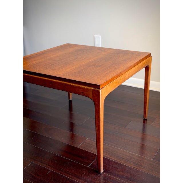 Mid-Century Modern 1963 Lane Furniture Rhythm Walnut & Pecan Lamp Table — MCM Square End Side Coffee Table For Sale - Image 10 of 12