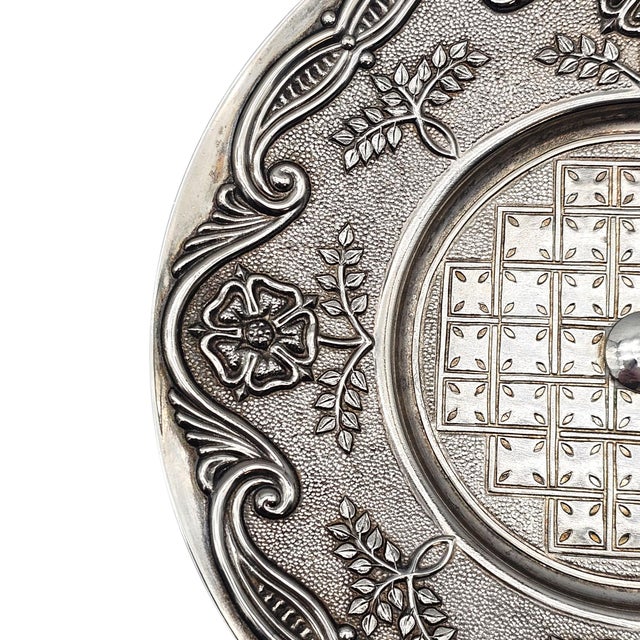 Silver 1930s English Silver-Plated Tudor Rose Pedestal Display Stands — Registered Design 7" - Set of Four For Sale - Image 8 of 18