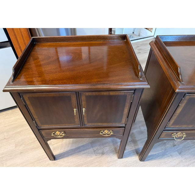 1990s Drexel Nightstands a Pair Crossbanded Mahogany With Inlay For Sale In San Francisco - Image 6 of 10