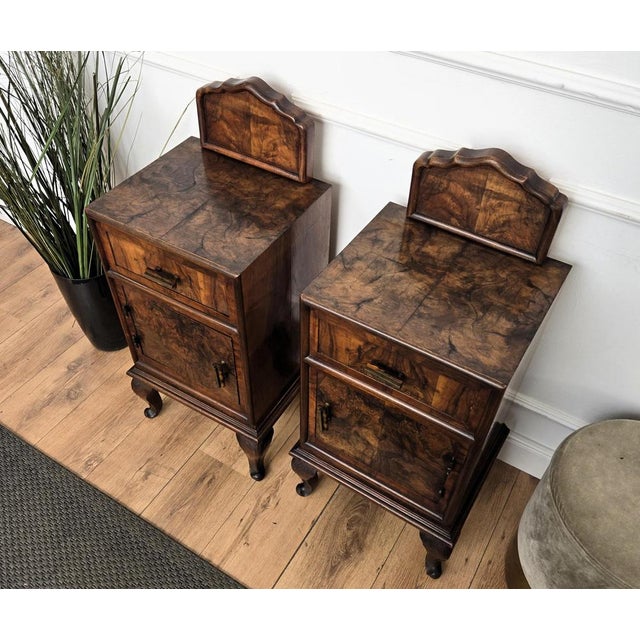 Wood Italian Art Deco Nightstands in Burl Walnut, 1940s, Set of 2 For Sale - Image 7 of 10