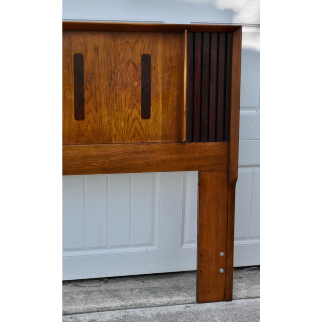 Lane Furniture Vtg. Lane Walnut & Rosewood Queen/Full Mid Century Modern Headboard For Sale - Image 4 of 13