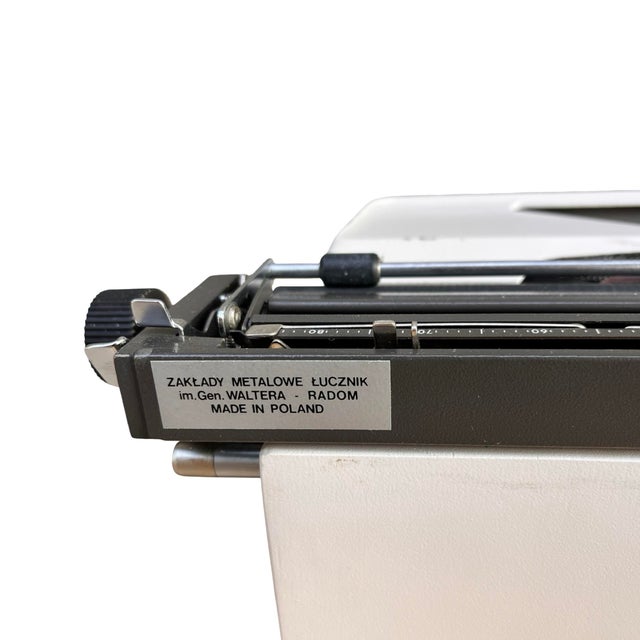 Łucznik 1303 Typewriter – Poland, 1970s, Functional, Very Good Condition For Sale - Image 6 of 15